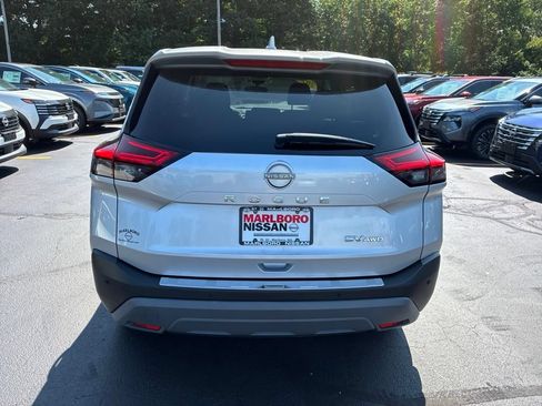 Certified 2022 Nissan Rogue SV AWD/4WD image 6