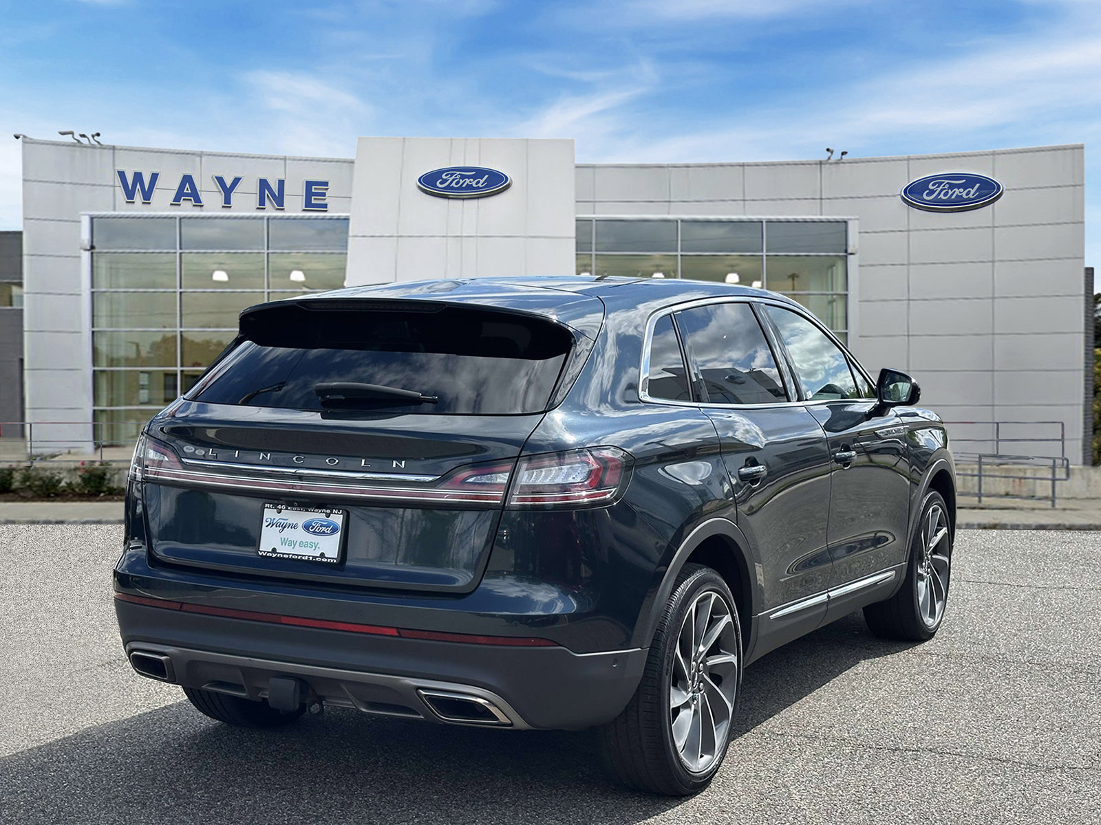 Used 2022 Lincoln Nautilus Reserve w/ Ultimate Package AWD/4WD image 5