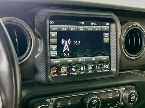 Used 2023 Jeep Gladiator Sport AWD/4WD image 15