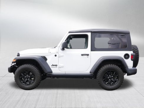 Used 2022 Jeep Wrangler Sport AWD/4WD image 4