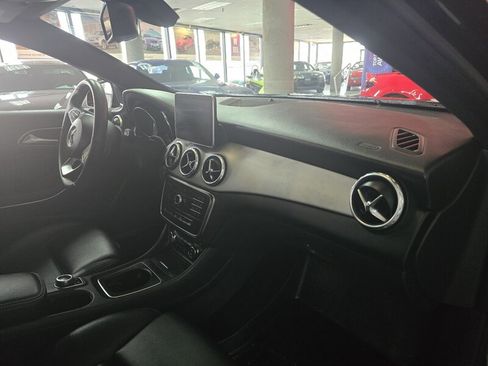 Used 2016 Mercedes-Benz GLA 250 image 13