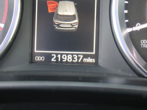 Used 2015 Toyota Highlander XLE image 10