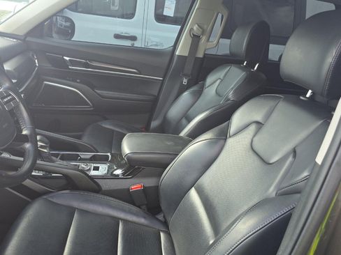 Used 2024 Kia Telluride S w/ S Sunroof Package FWD image 8