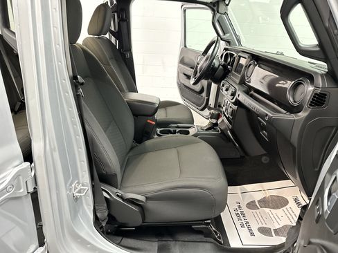 Used 2022 Jeep Wrangler Unlimited Sport image 21