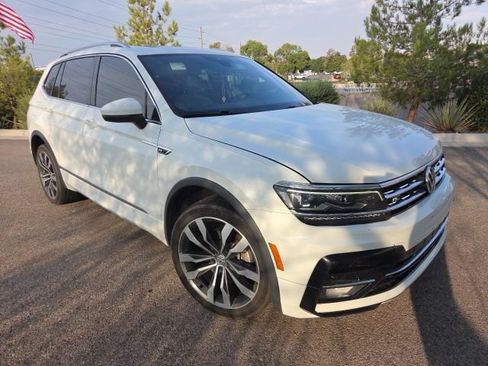 Used 2018 Volkswagen Tiguan SEL Premium w/ R-Line Package AWD/4WD image 2