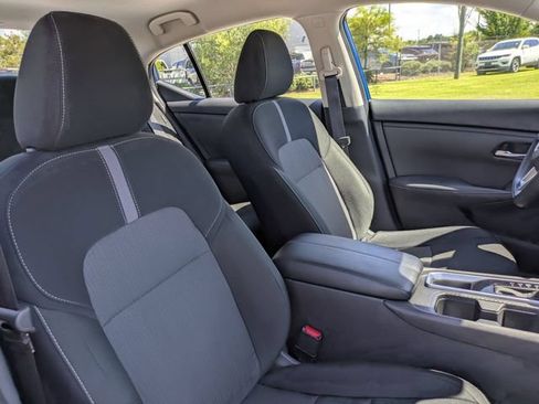 Used 2025 Nissan Sentra SV FWD image 35
