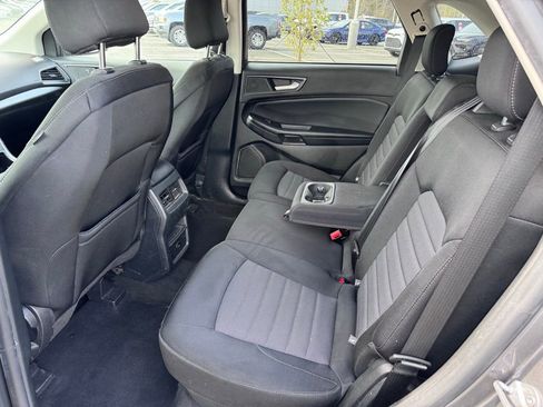 Used 2023 Ford Edge SE image 28