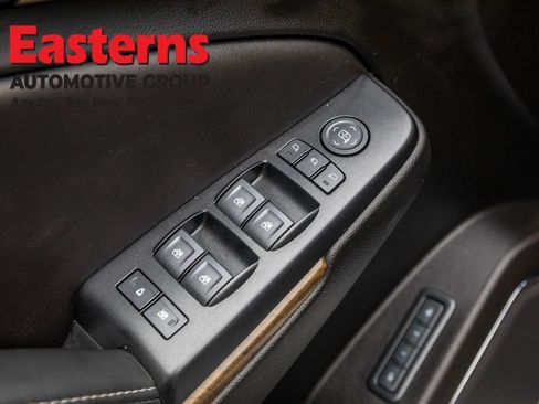 Used 2020 GMC Yukon Denali w/ Denali Ultimate Package image 18