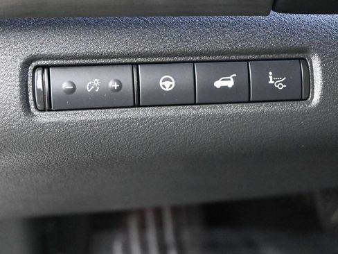 Used 2025 Nissan Pathfinder Platinum FWD image 6