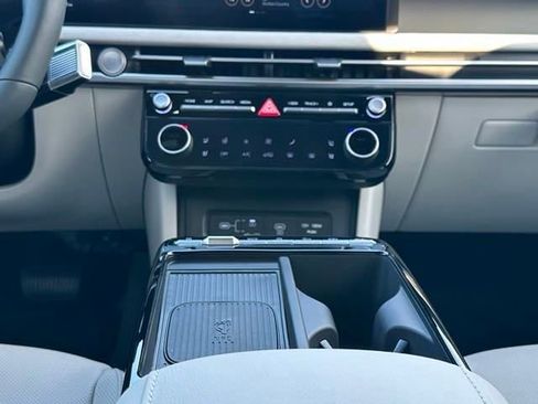 New 2025 Hyundai Tucson Limited image 15