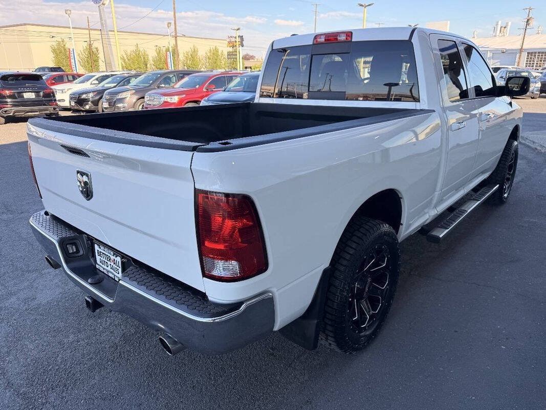 Used 2017 RAM 1500 Classic SLT w/ SLT Plus D←cor Group AWD/4WD image 5