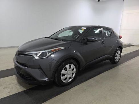 Used 2019 Toyota C-HR LE image 1