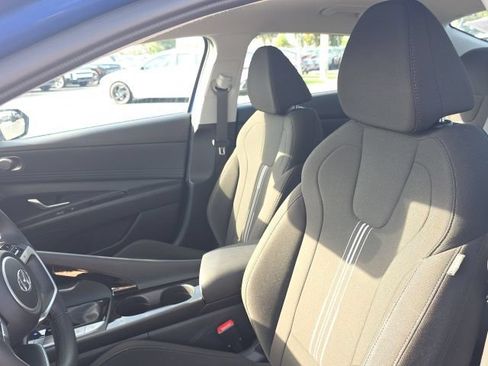 Certified 2023 Hyundai Elantra SEL w/ Convenience Package FWD image 5