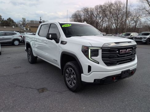 Used 2024 GMC Sierra 1500 AT4 w/ Technology Package image 3