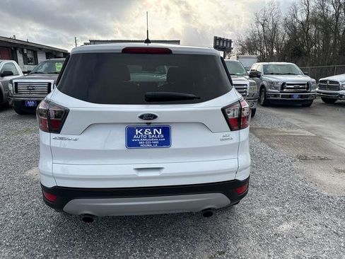 Used 2017 Ford Escape SE image 3