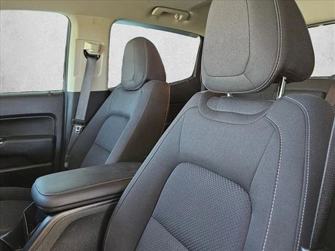 Used 2022 Chevrolet Colorado LT w/ LT Convenience Package image 16