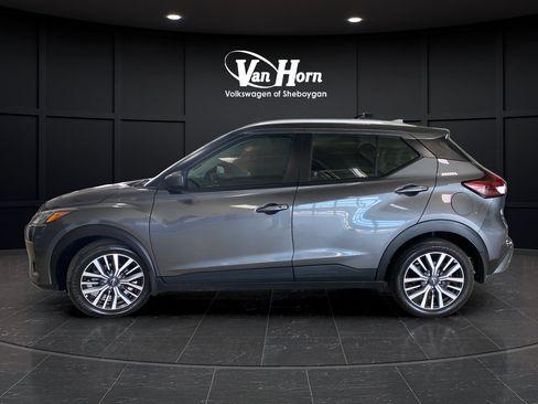 Used 2024 Nissan Kicks SV w/ Interior Electronics Package FWD image 4