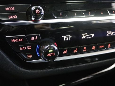 Used 2020 BMW M550i xDrive w/ Executive Package image 29