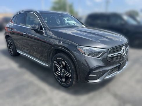 Used 2023 Mercedes-Benz GLC 300 4MATIC image 2