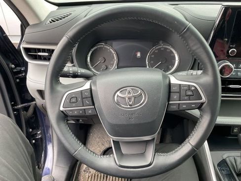 Used 2023 Toyota Highlander LE image 15