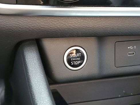 Used 2023 Nissan Rogue S AWD/4WD image 29
