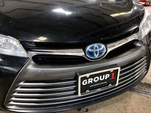 Used 2017 Toyota Camry XLE image 29
