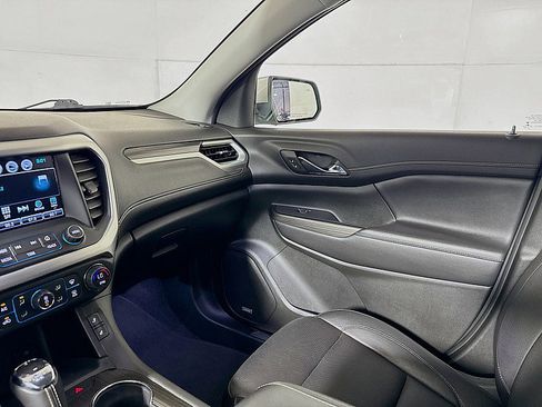 Used 2019 GMC Acadia SLT AWD/4WD image 25