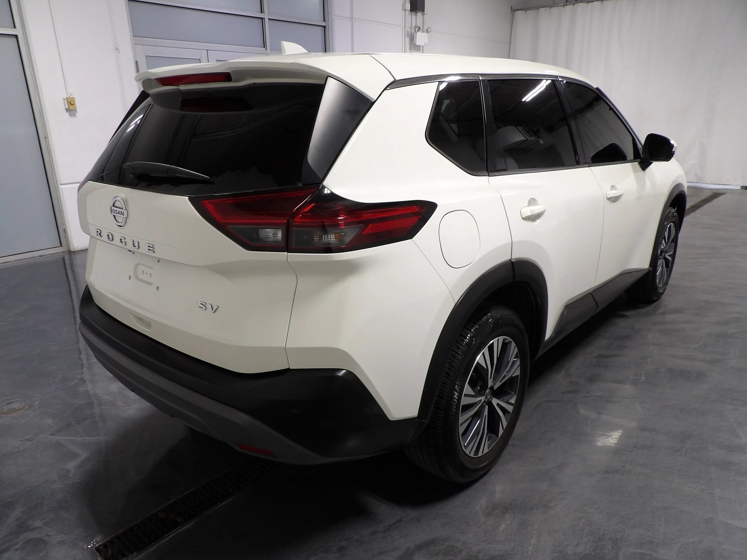 Used 2021 Nissan Rogue SV FWD image 4
