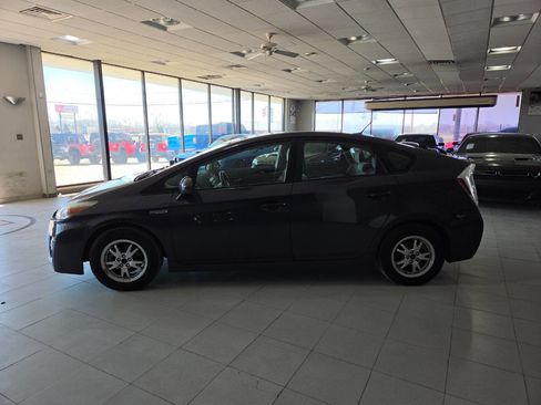 Used 2010 Toyota Prius Five image 4