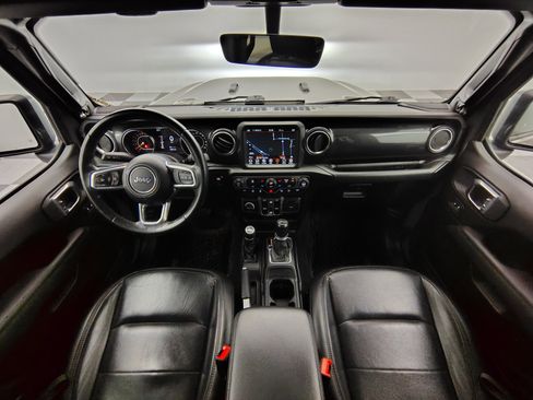 Used 2020 Jeep Wrangler Unlimited Sahara AWD/4WD image 2