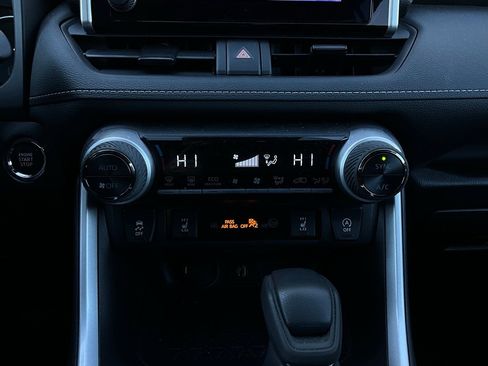 Used 2025 Toyota RAV4 XLE image 27