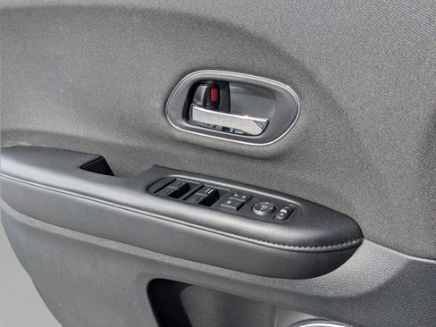 Used 2021 Honda HR-V EX image 24