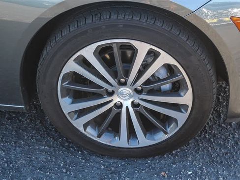 Used 2019 Buick Regal Essence image 10