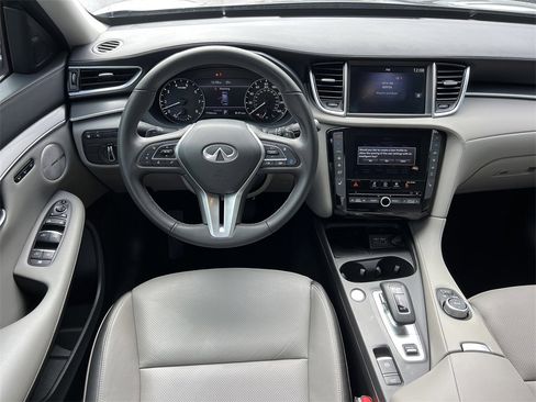 Certified 2025 INFINITI QX50 Luxe image 19