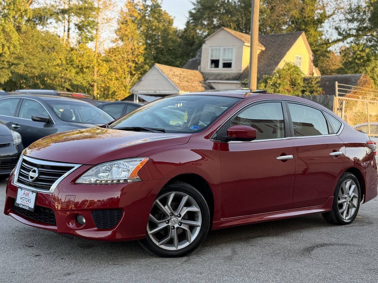 Used 2014 Nissan Sentra SR w/ Premium Package FWD image 2