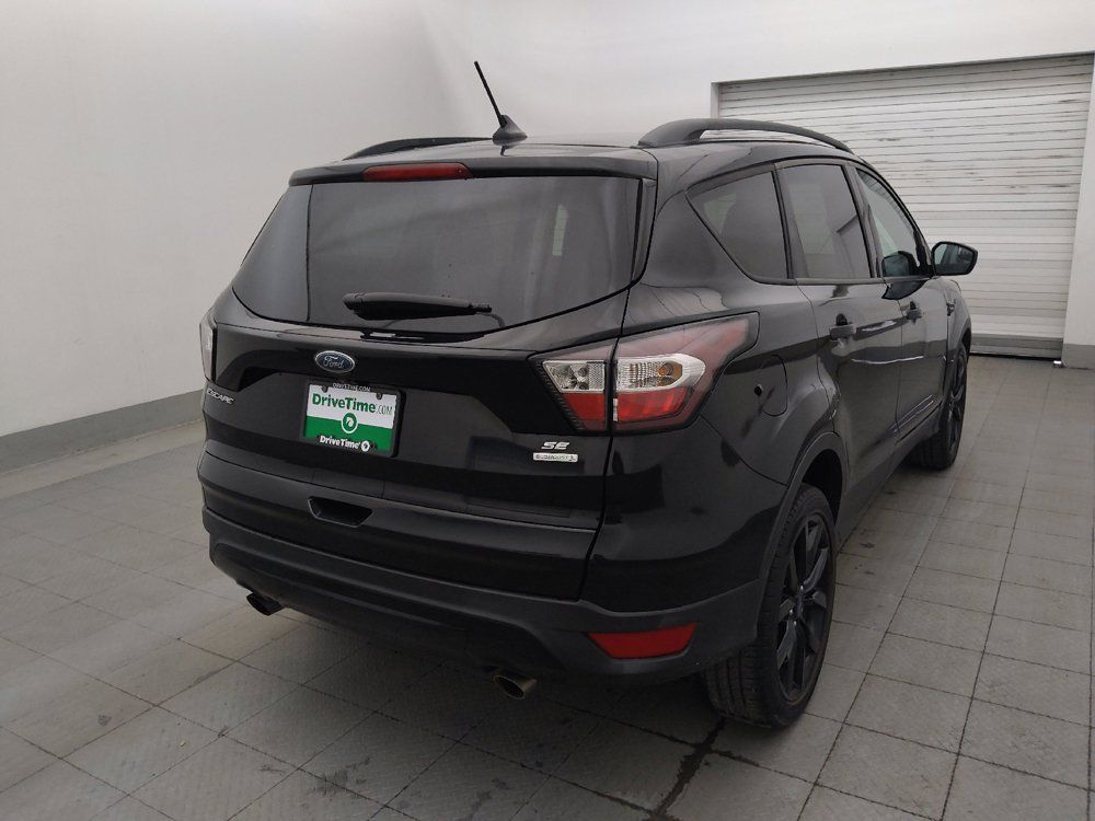 Used 2018 Ford Escape SE w/ SE Sport Appearance Package FWD image 9