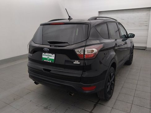 Used 2018 Ford Escape SE w/ SE Sport Appearance Package FWD image 9