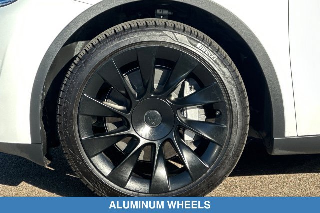 Used 2023 Tesla Model Y Long Range AWD/4WD image 28