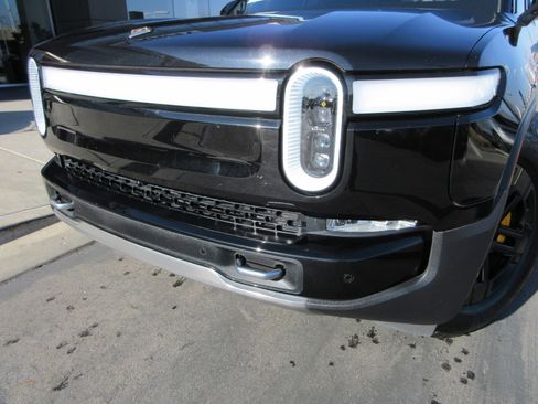 Used 2022 Rivian R1T Adventure image 17