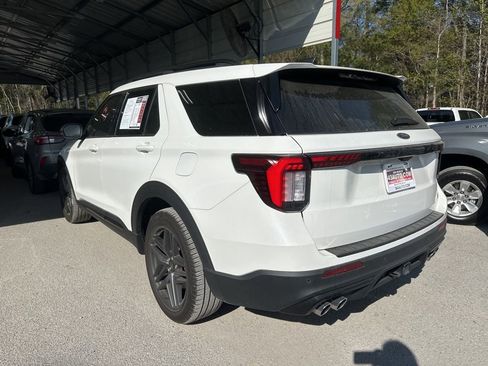 Used 2025 Ford Explorer ST image 5