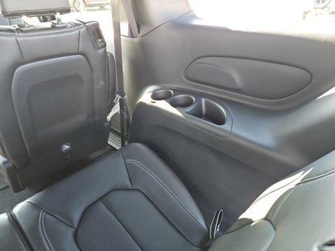 New 2026 Chrysler Pacifica Select image 15