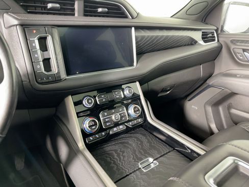 Used 2021 GMC Yukon Denali w/ Denali Ultimate Package image 23