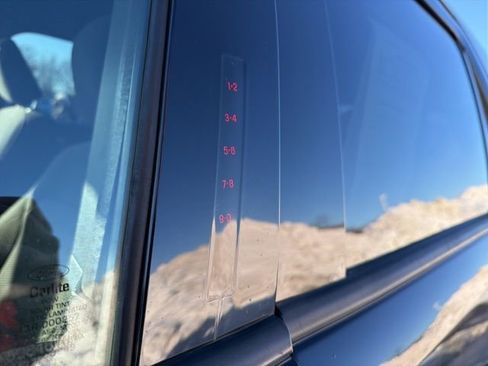 Used 2019 Ford Explorer XLT image 21