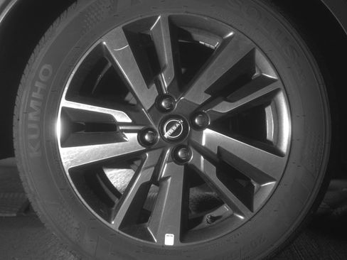 Used 2025 Nissan Versa SV FWD image 15