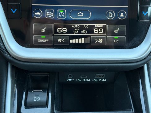 Used 2023 Subaru Outback Limited image 30