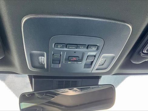 New 2026 Toyota Camry SE w/ Convenience Package FWD image 17