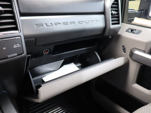 Used 2019 Ford F350 XLT w/ XLT Premium Package AWD/4WD image 36