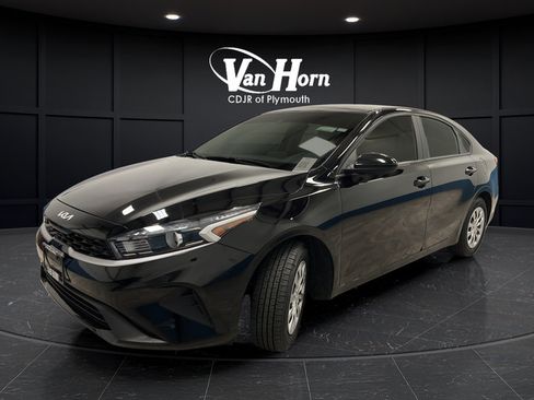 Used 2022 Kia Forte Sedan FWD image 3