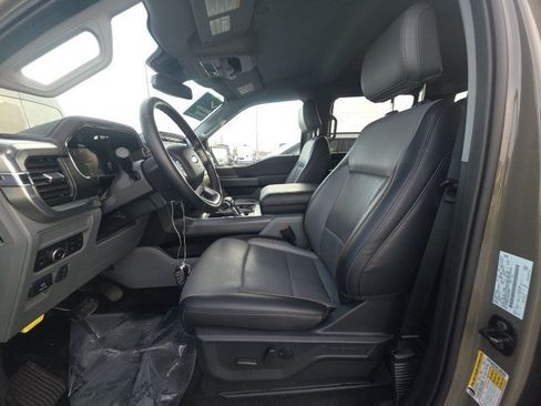 Used 2025 Ford F150 Lariat w/ Equipment Group 501A Mid image 5