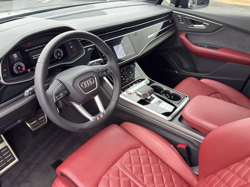 Used 2025 Audi SQ7 Prestige w/ Prestige Package AWD/4WD image 9